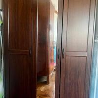 Armadio di legno come nuovo