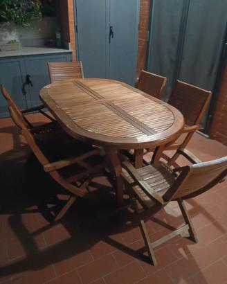 Tavolo in legno 6/8 posti completo di sedie