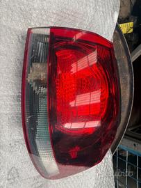 FARO POSTERIORE DESTRO VOLKSWAGEN GOLF 6 ANNO:2011