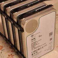 4 Hard Disk Seagate Exos in garanzia 