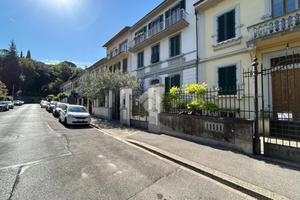 MONOLOCALE A FIRENZE