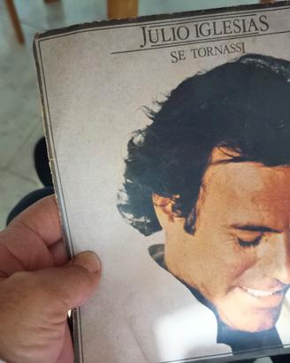 45 Julio Iglesias 
