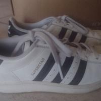 Scarpe Adidas,  Gucci e  HEELYS con rotelle