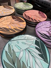 Leggere: Set di 5 piatti vari colori disponibili  