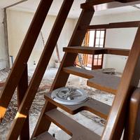 Scala interna in legno massello