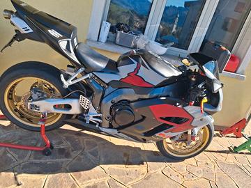 cbr1000rr fireblade 2004 LEGGERE