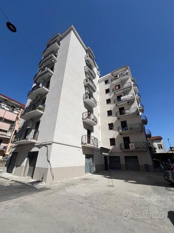 Ampio Appartamento da Ristrutturare in Condominio