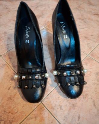 Scarpe con tacco mai usata