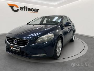 VOLVO V40 D2 1.6 Summum