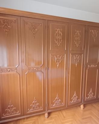 Camera matrimoniale letto comò armadio e comodini