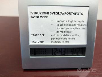 Orologio digitale con sveglia e portafoto