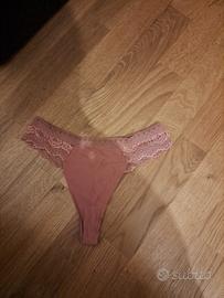 Intimo pizzo colorato