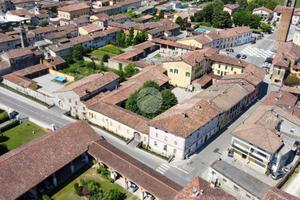 CASA INDIPENDENTE A OFFLAGA