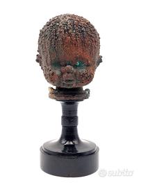 antico stampo per testa di bambola montato su base