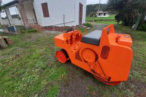 Rullo stradale compattatore