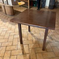 Tavoli di legno quadrati + rettangolari