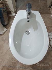 Bidet con miscelatore