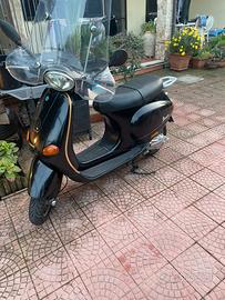 Vespa 125 et4