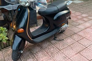 Vespa 125 et4