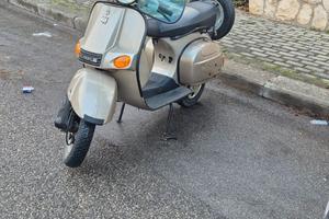 Bajaj chetak 125 ..vespa 125 px,sprint