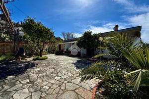 PORZIONE DI BIFAMILIARE A ANDORA