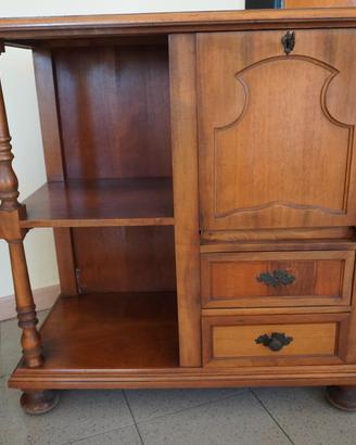 Mobiletto di legno d'arredamento