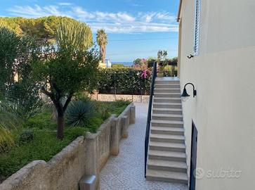 Villa con giardino Fontane Bianche