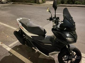 Aprilia SR GT 200 - 2024