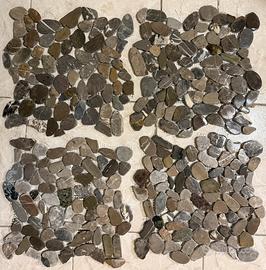 Ciottoli di fiume grigio scuro, PIASTRELLE.