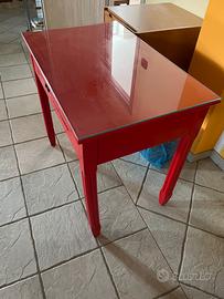 Tavolino rosso