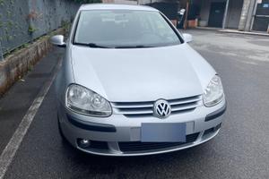 Golf 1.6 benzina 75 kw x neopatentati