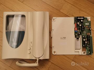 URMET 1702/1 VIDEOCITOFONO ATLANTICO B/N+ STAFFA