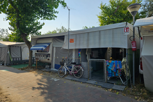 Struttura, roulotte, tenda