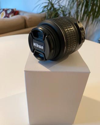 Obiettivo Nikon 18-55mm f/3.5-5.6G VR AF-S DX