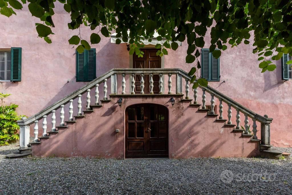 Villa di 910 m² con più di 5 locali e box auto dop