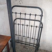 Letto singolo in ferro battuto