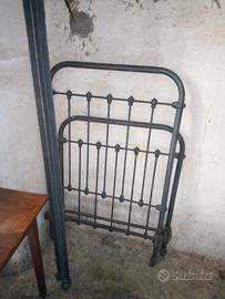 Letto singolo in ferro battuto