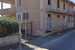 Palazzina plurifamiliare di 3 appartamenti