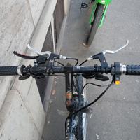 Bicicletta con motore a scoppio 50cc