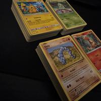 200 carte pokemon sole e luna e xy