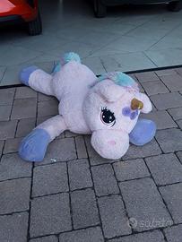Peluche gigante unicorno.