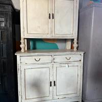 Credenza decapata