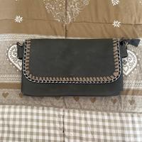 Pochette grigia
