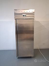 ARMADIO REFRIGERATO 700 LT
