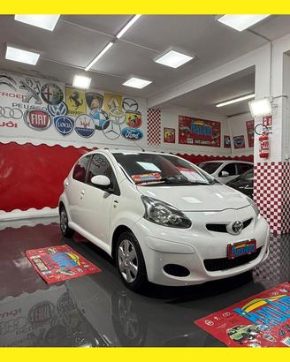 Toyota Aygo 1.0 68cv 5 porte Sol - 2011