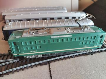 Ferromodellismo: locomotore e vagoni