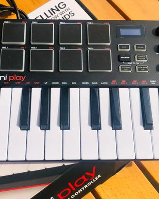 AKAI MPK MINIPLAY