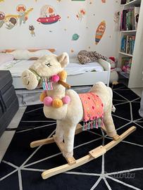 **Lama a dondolo Maisons du Monde**