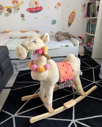 **Lama a dondolo Maisons du Monde**
