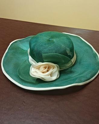 Cappello in tulle verde